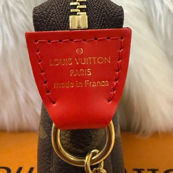 Monogram 2020 Christmas Animation Bumper Cars Mini Pochette Accessories - Picture 3 of 8